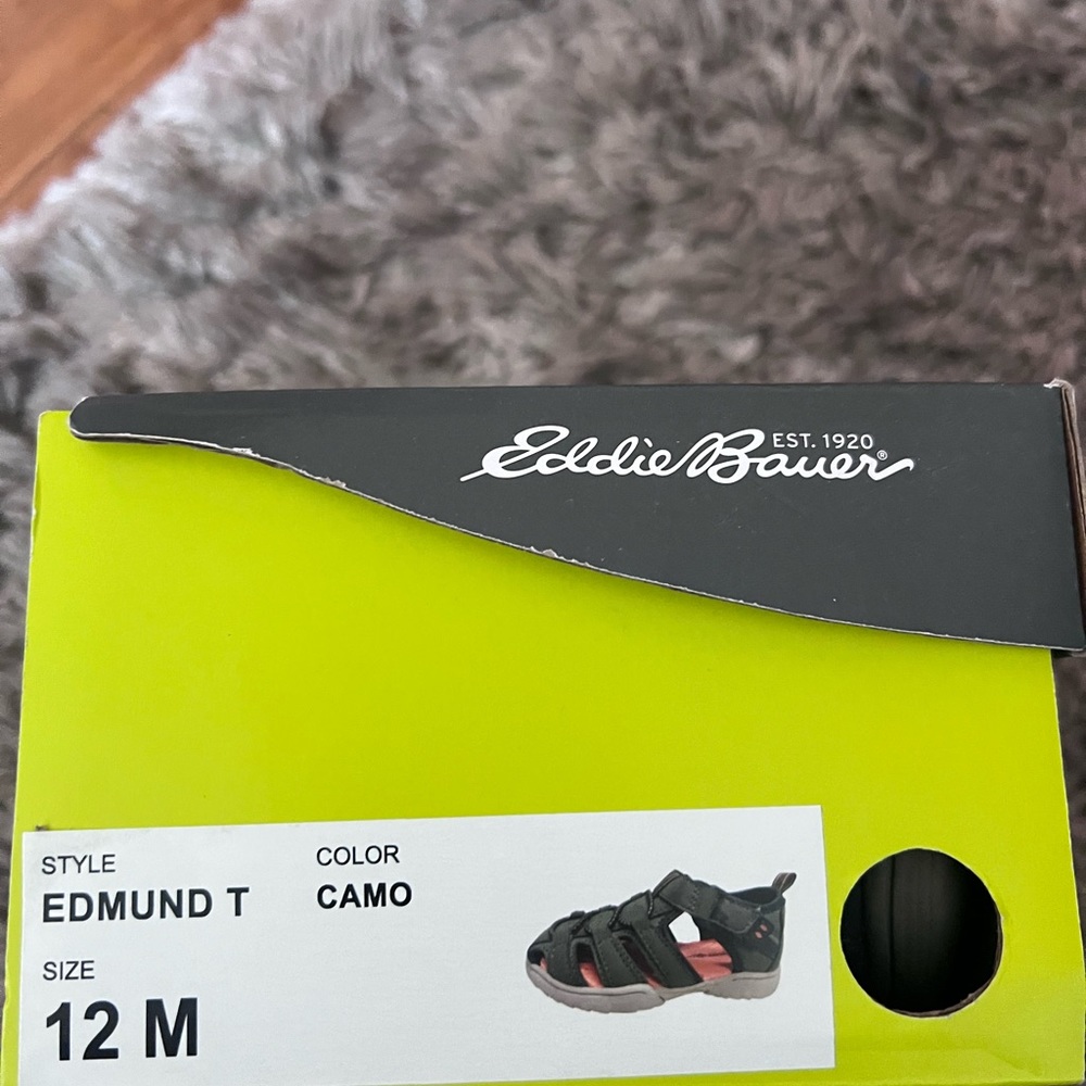 Eddie Bauer Edmund T Closed Toe Sandals